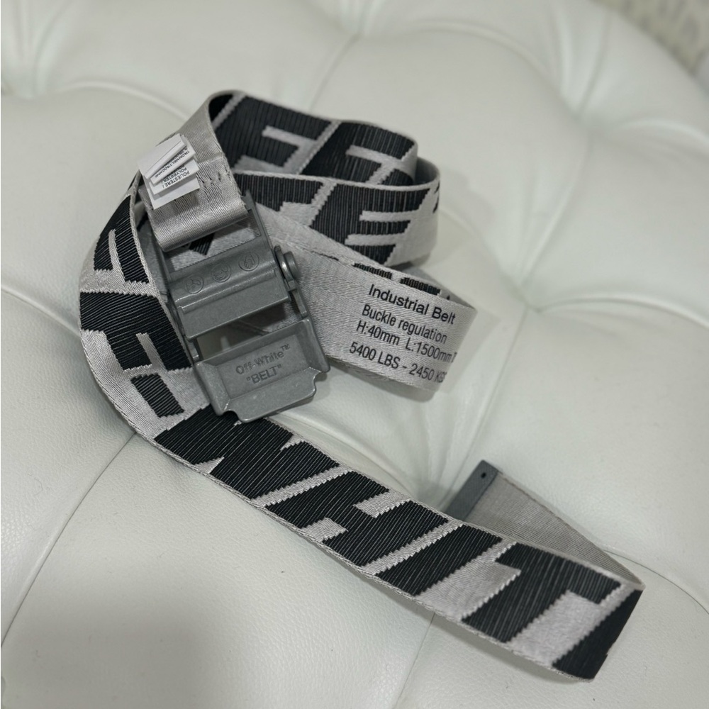 OFF WHITE